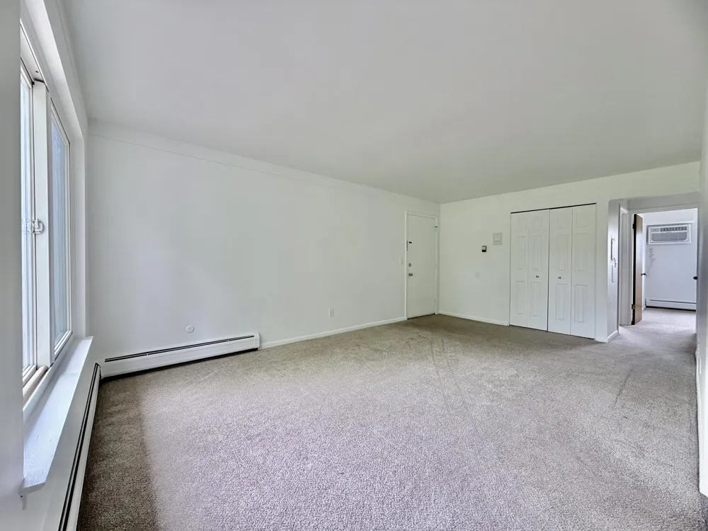 1705 Charlton Road Trenton, MI 48183