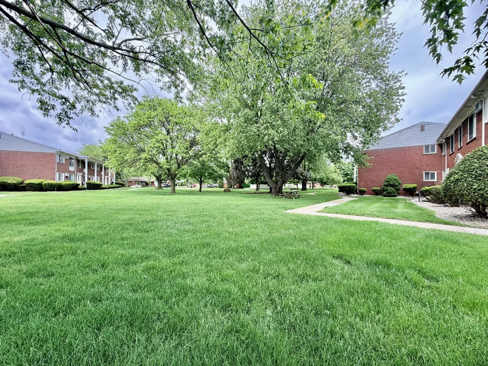 1705 Charlton Road Trenton, MI 48183