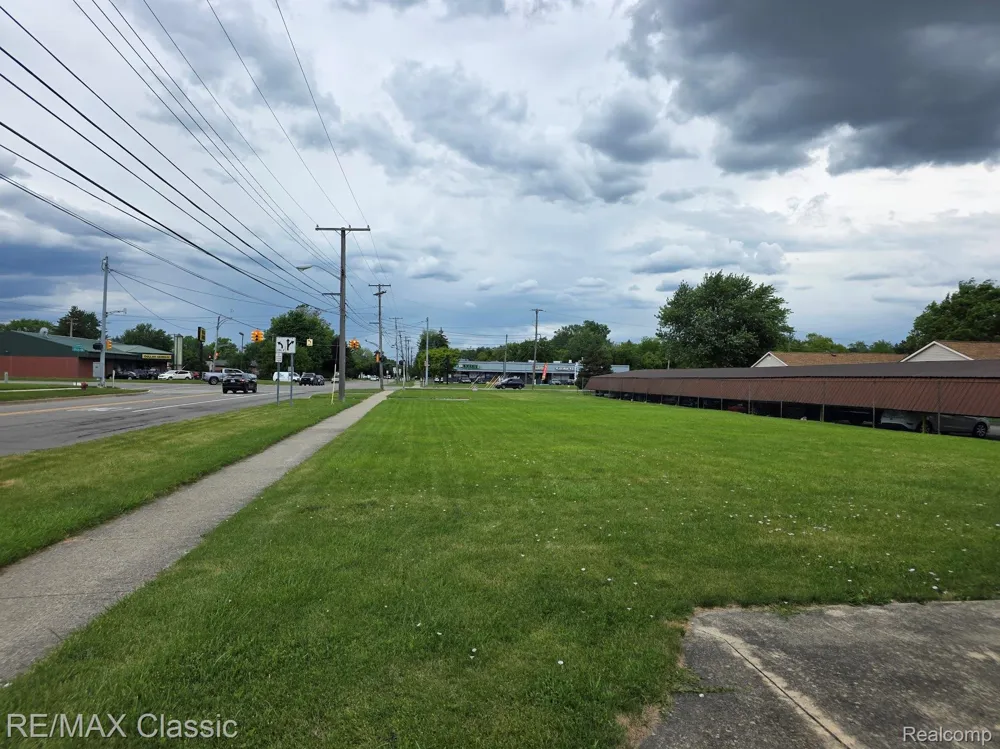 30006 UTICA ROAD Roseville City, MI 48066
