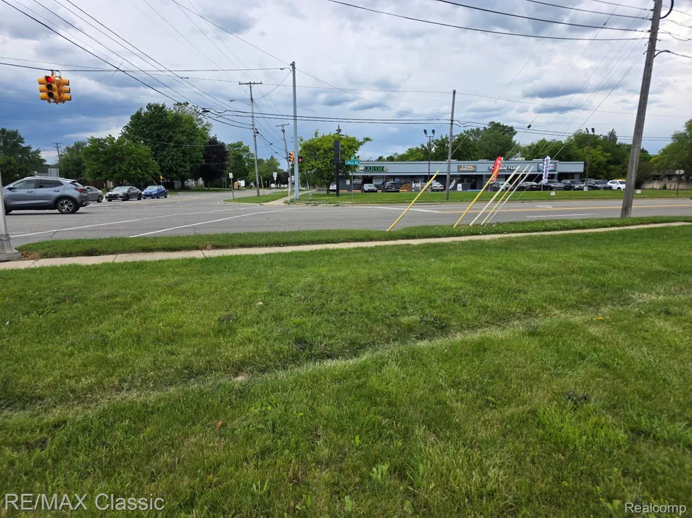 30006 UTICA ROAD Roseville City, MI 48066