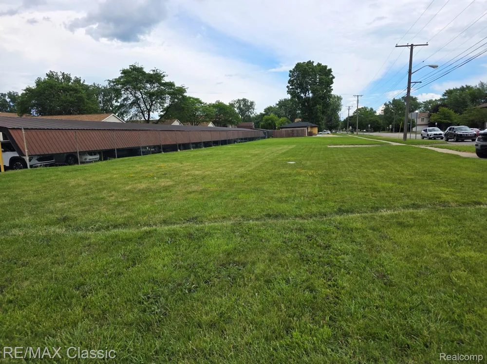 30006 UTICA ROAD Roseville City, MI 48066