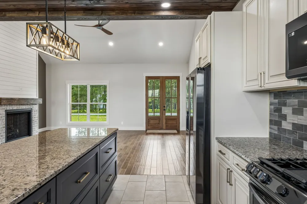 136 Summer Lake Dr Summertown, TN 38483
