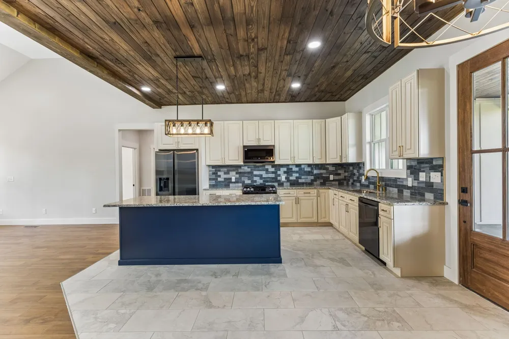 136 Summer Lake Dr Summertown, TN 38483