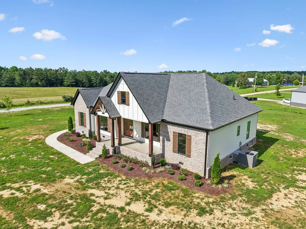 136 Summer Lake Dr Summertown, TN 38483