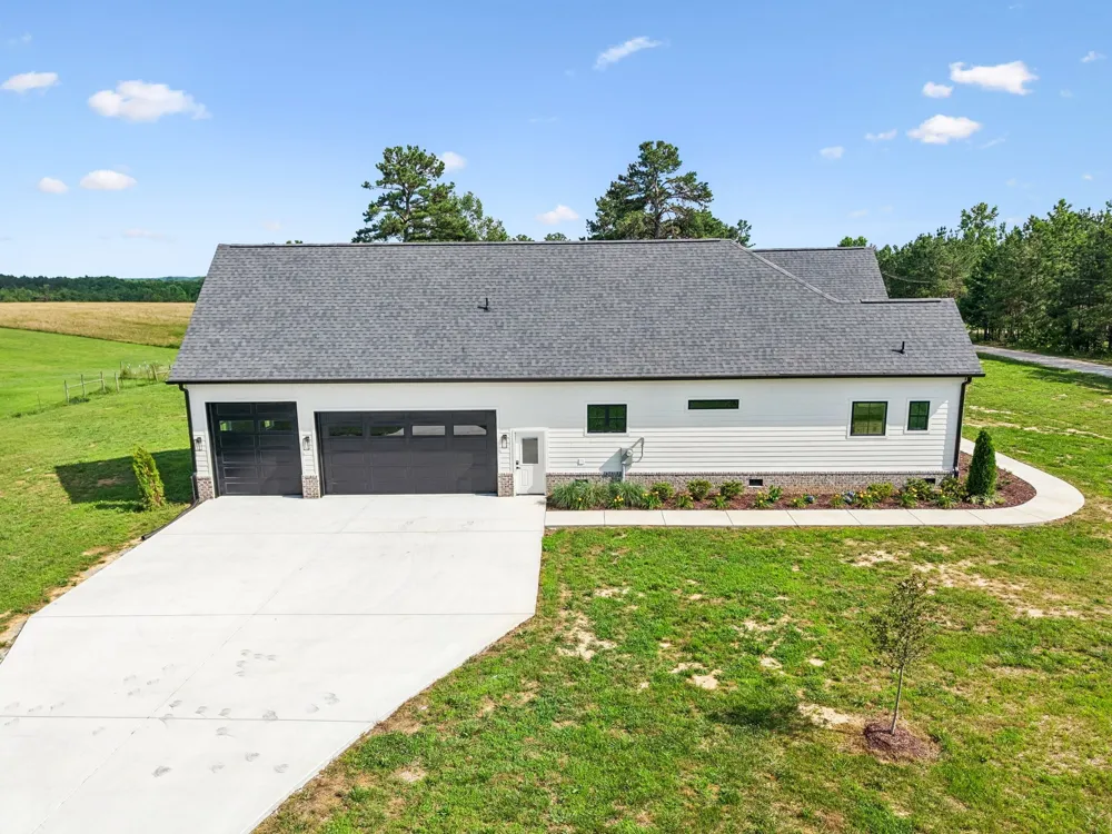 136 Summer Lake Dr Summertown, TN 38483