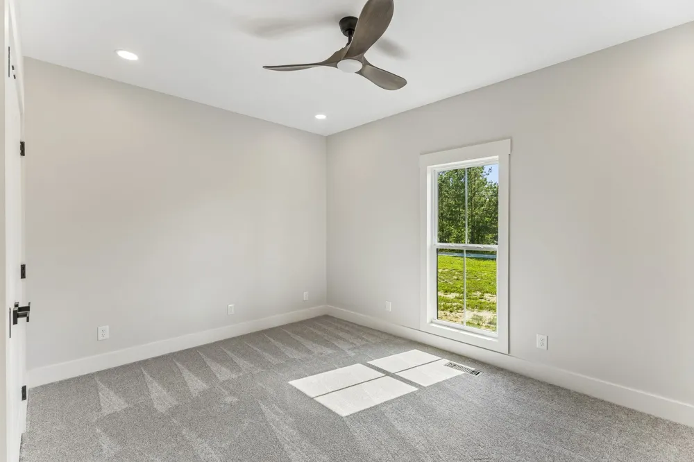 136 Summer Lake Dr Summertown, TN 38483