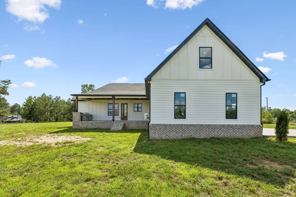136 Summer Lake Dr Summertown, TN 38483
