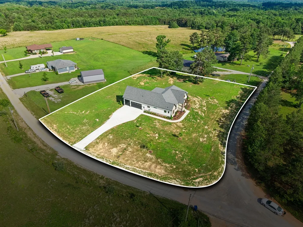 136 Summer Lake Dr Summertown, TN 38483