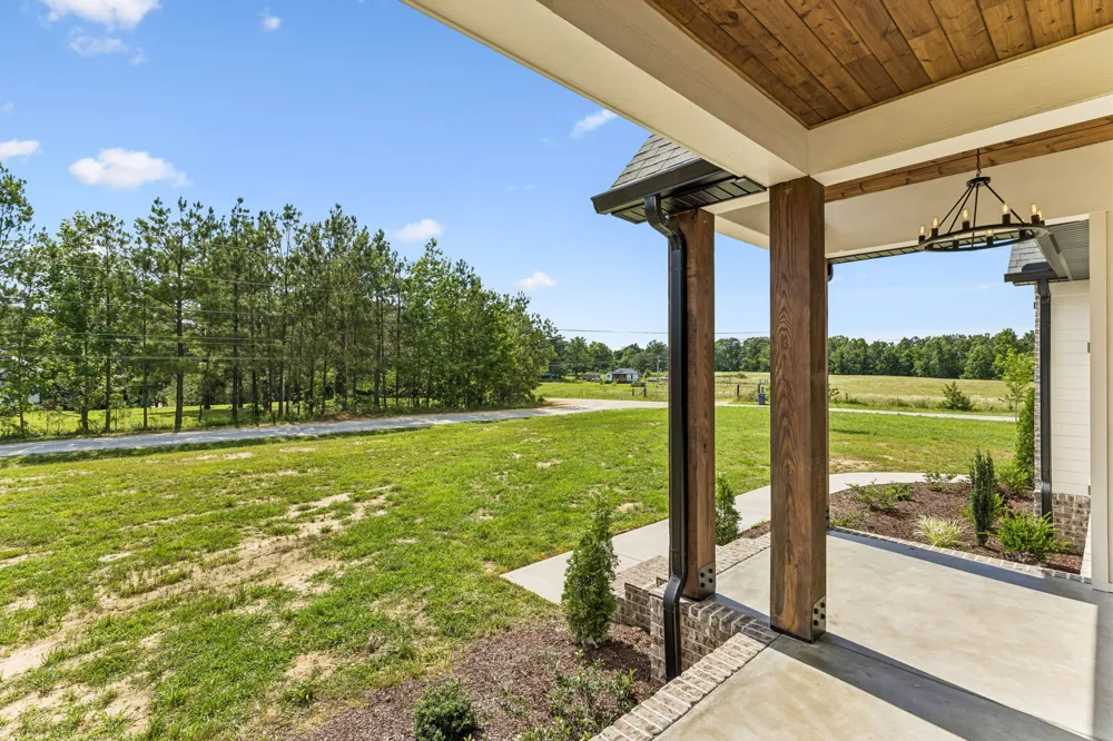 136 Summer Lake Dr Summertown, TN 38483