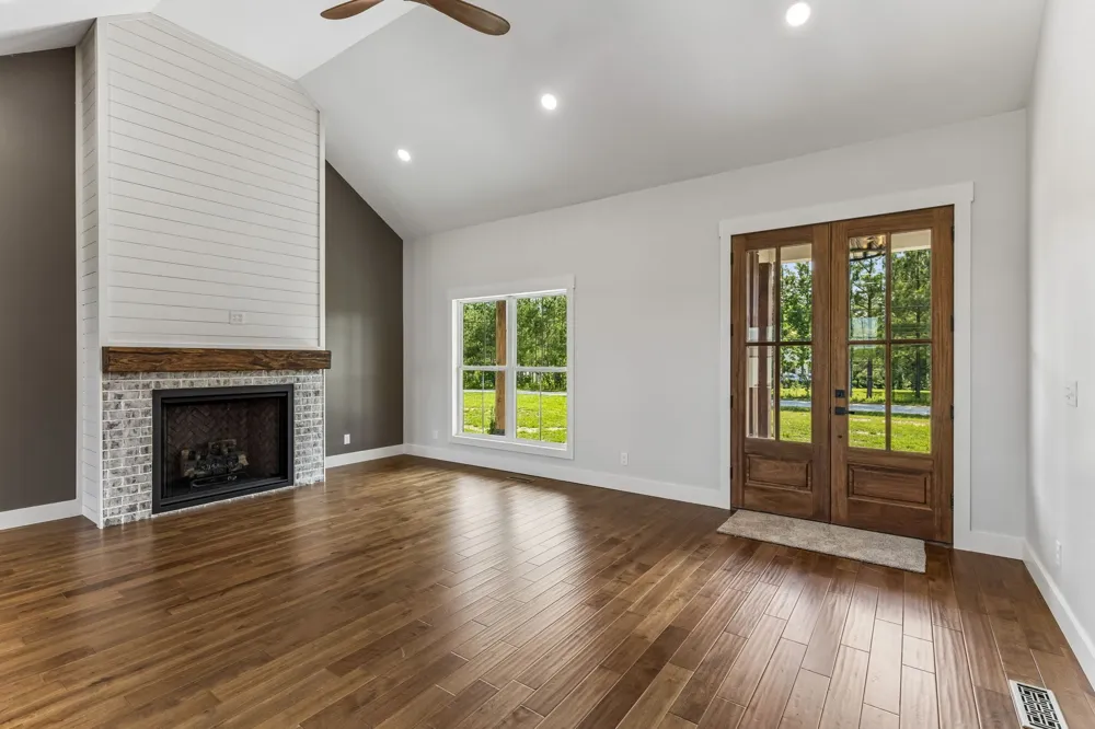 136 Summer Lake Dr Summertown, TN 38483