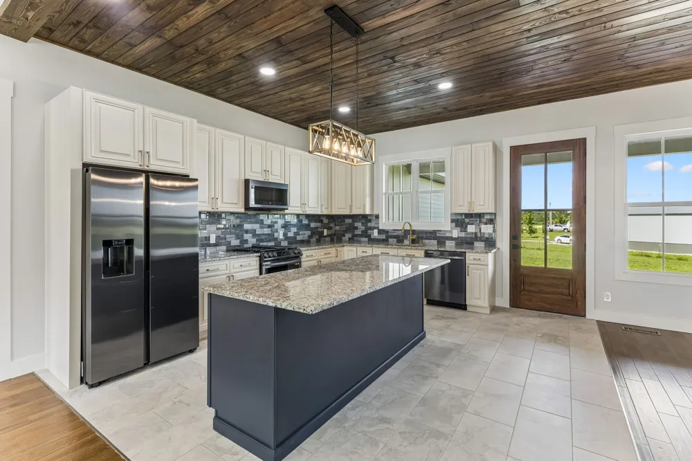 136 Summer Lake Dr Summertown, TN 38483