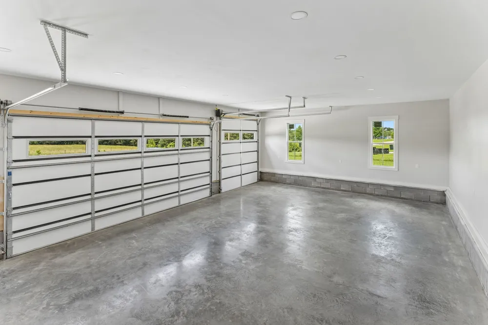 136 Summer Lake Dr Summertown, TN 38483