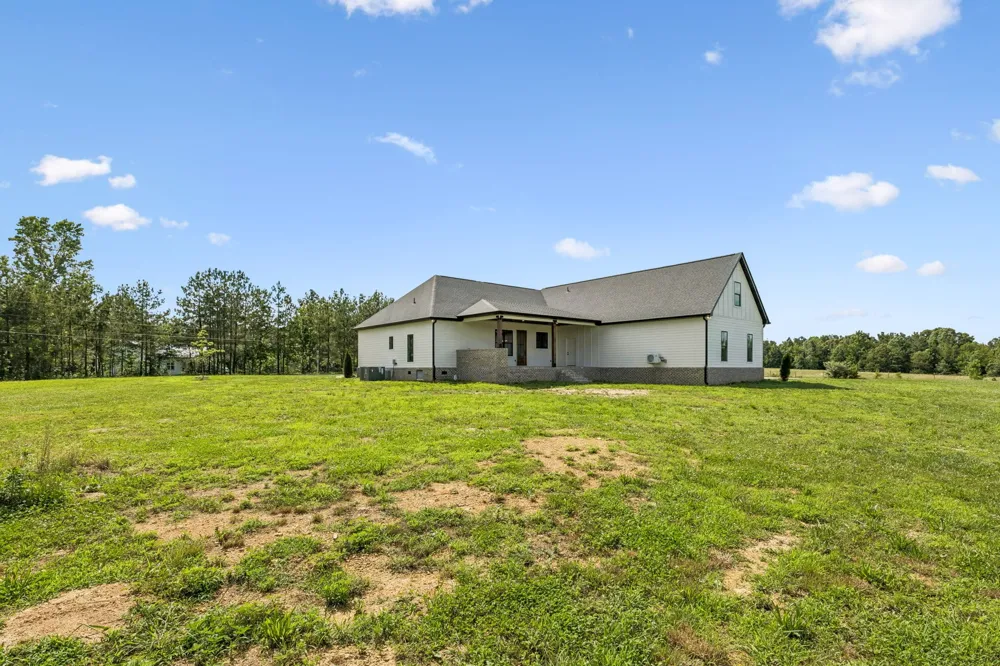 136 Summer Lake Dr Summertown, TN 38483