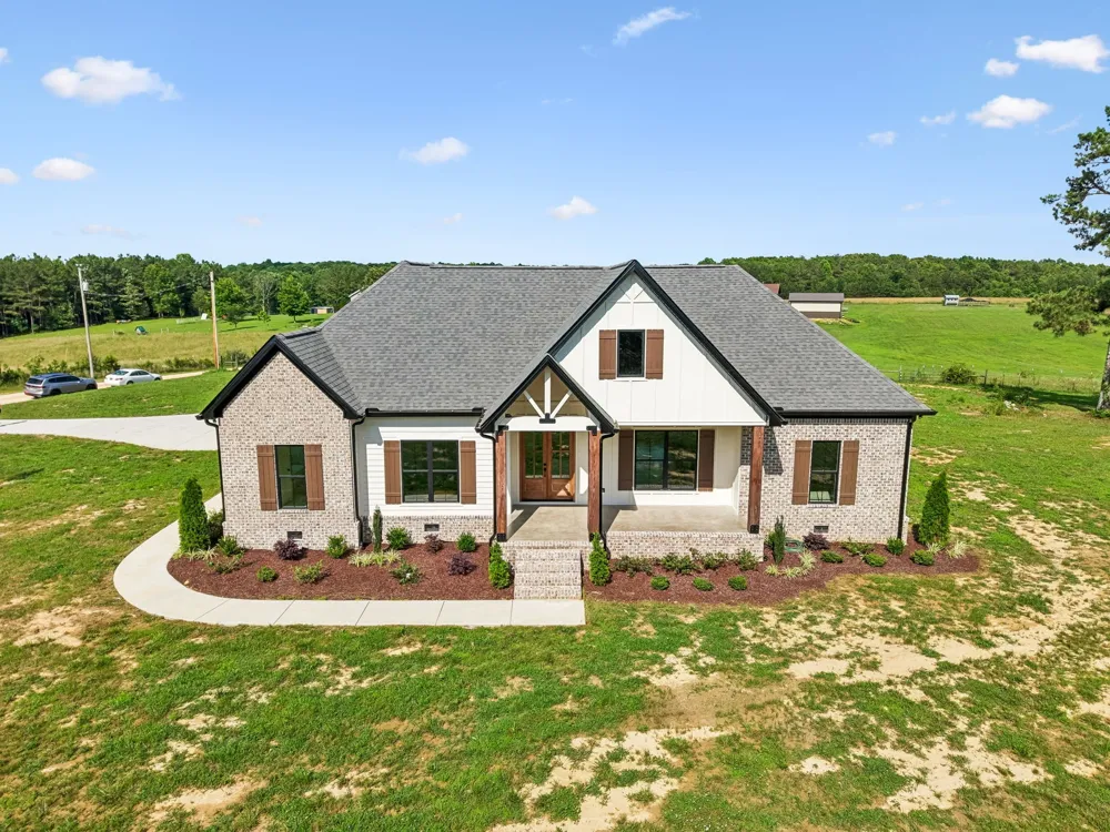 136 Summer Lake Dr Summertown, TN 38483