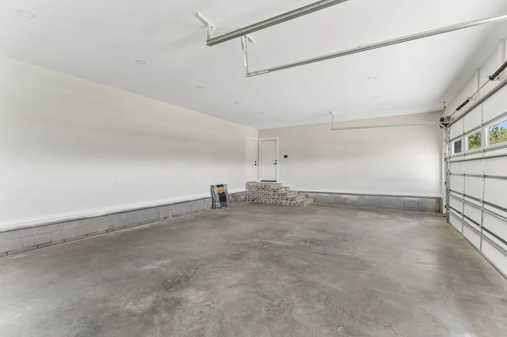 136 Summer Lake Dr Summertown, TN 38483