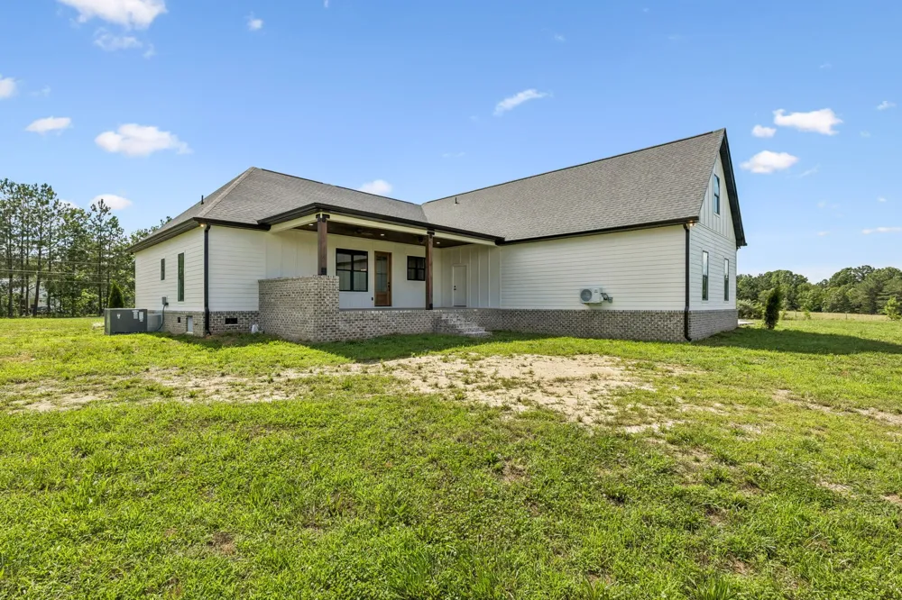 136 Summer Lake Dr Summertown, TN 38483