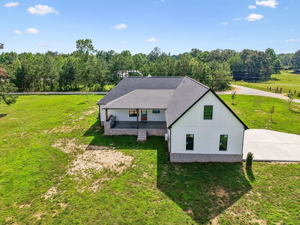 136 Summer Lake Dr Summertown, TN 38483