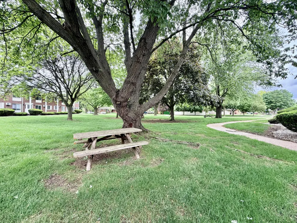 1701 Charlton Road Trenton, MI 48183