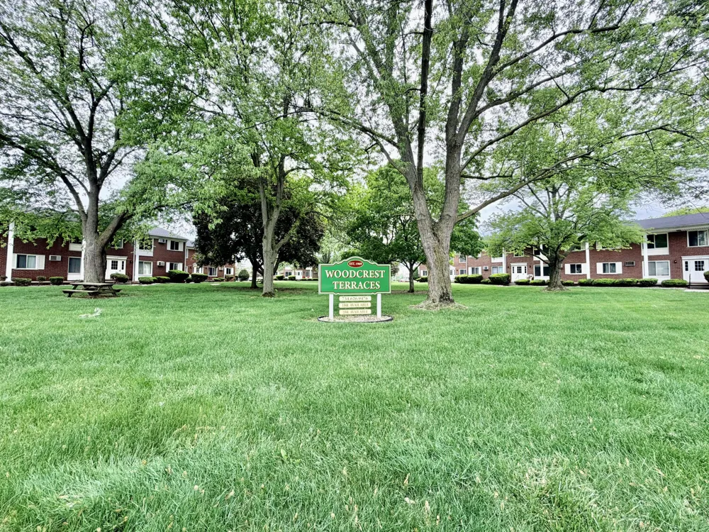 1701 Charlton Road Trenton, MI 48183