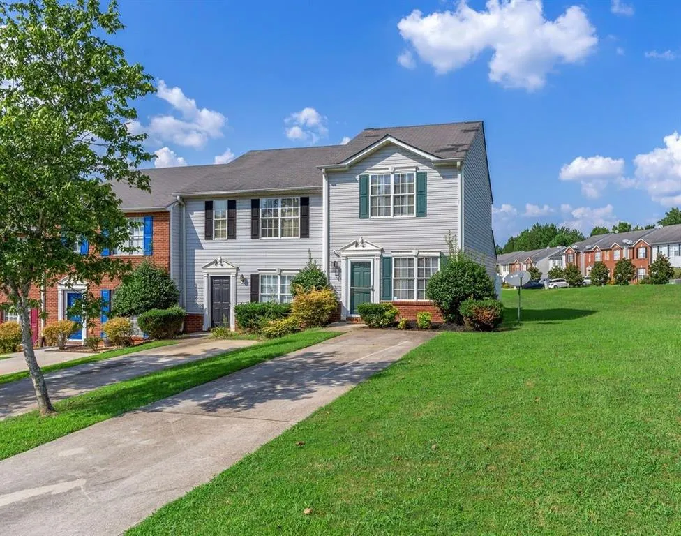 1327 Hollenbeck Lane Riverdale, GA 30296