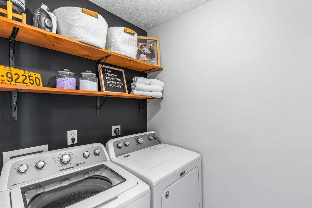 1327 Hollenbeck Lane Riverdale, GA 30296