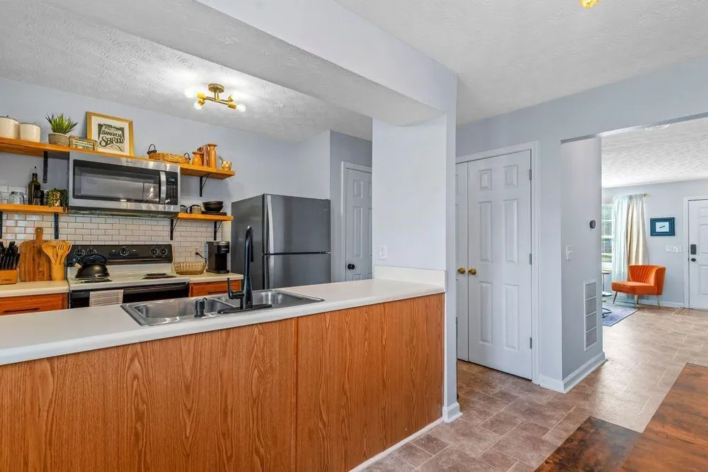 1327 Hollenbeck Lane Riverdale, GA 30296