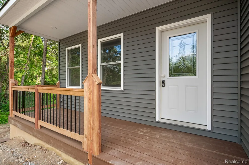 9355 Andersonville Road Springfield Charter Township, MI 48346