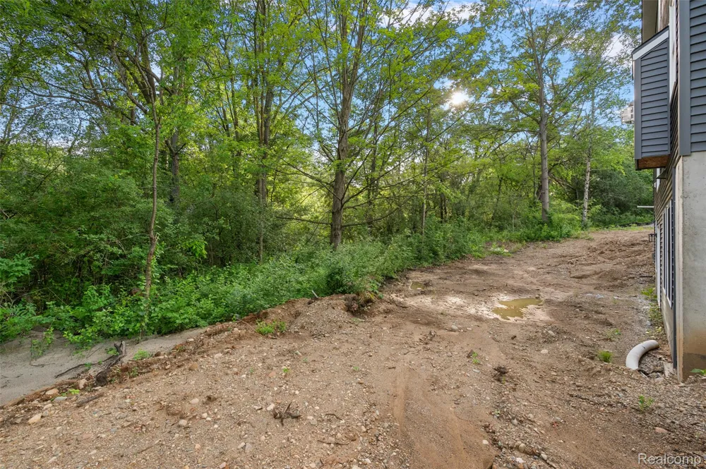 9355 Andersonville Road Springfield Charter Township, MI 48346