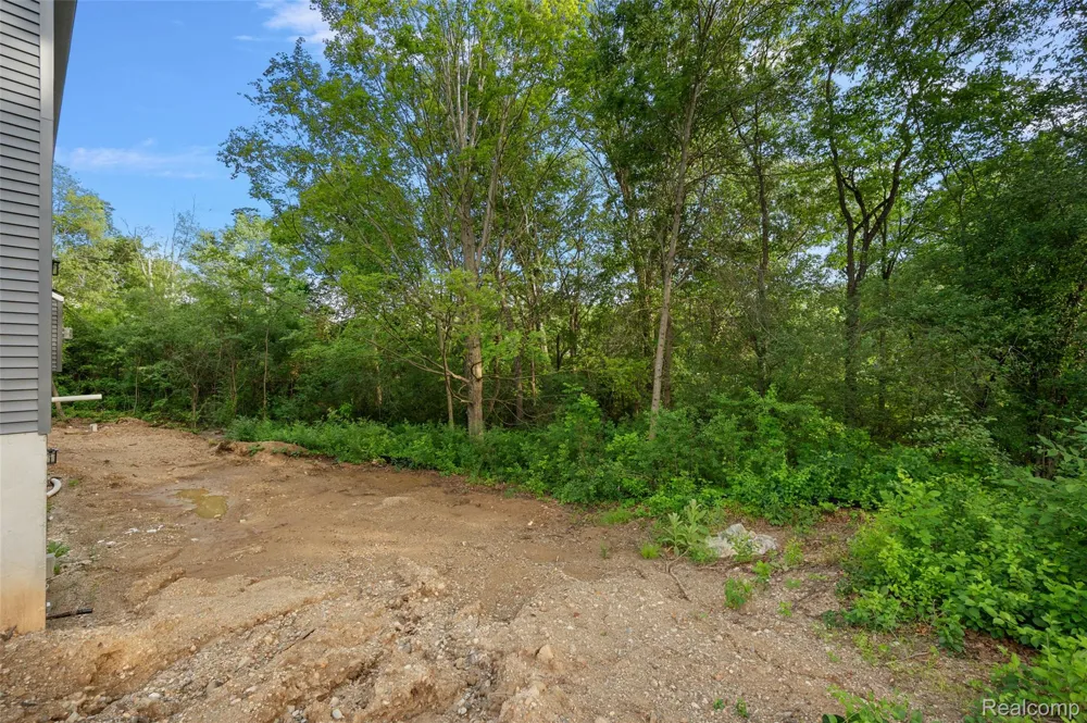 9355 Andersonville Road Springfield Charter Township, MI 48346