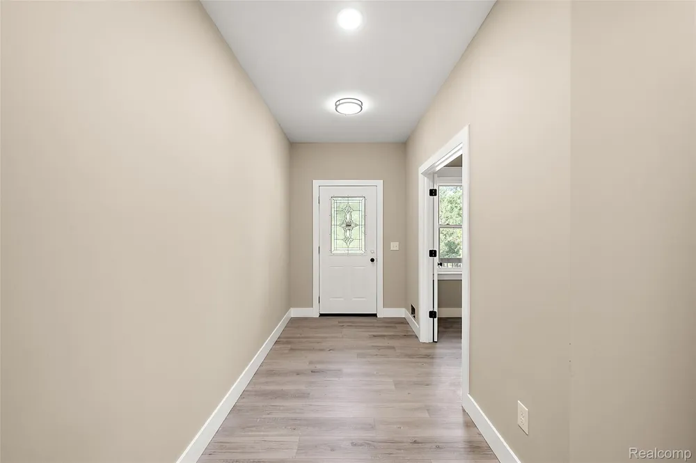 9355 Andersonville Road Springfield Charter Township, MI 48346
