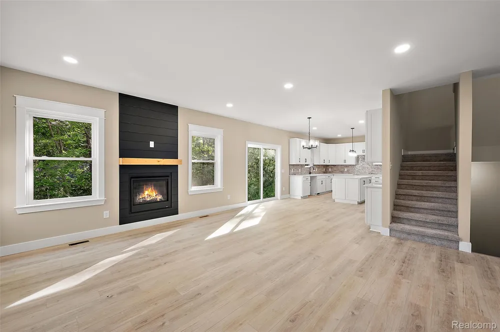 9355 Andersonville Road Springfield Charter Township, MI 48346