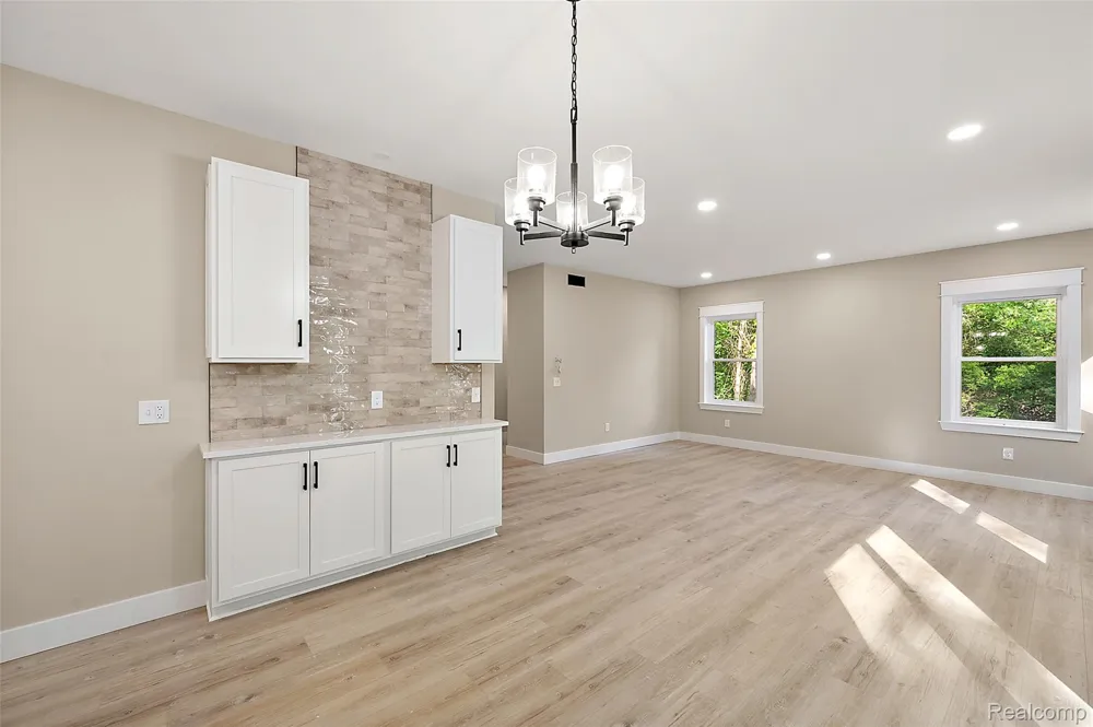 9355 Andersonville Road Springfield Charter Township, MI 48346