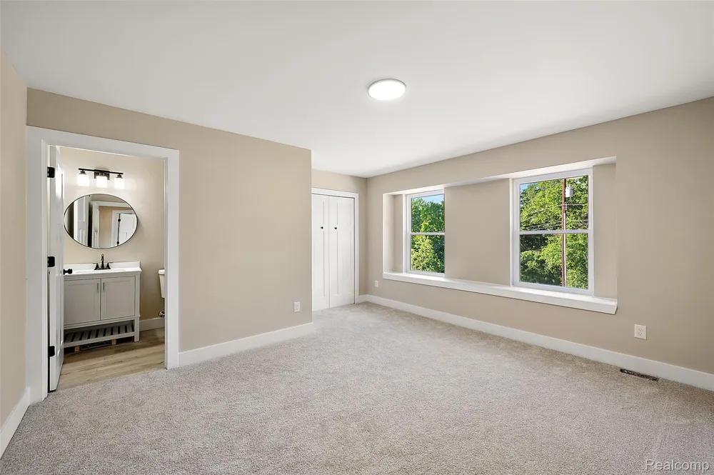 9355 Andersonville Road Springfield Charter Township, MI 48346