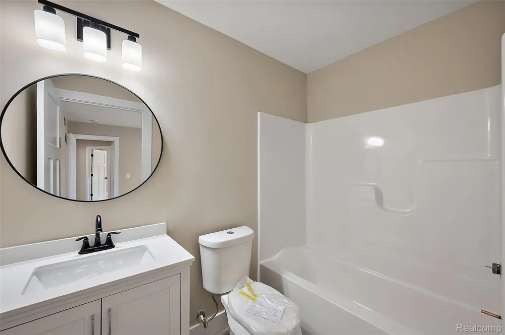 9355 Andersonville Road Springfield Charter Township, MI 48346