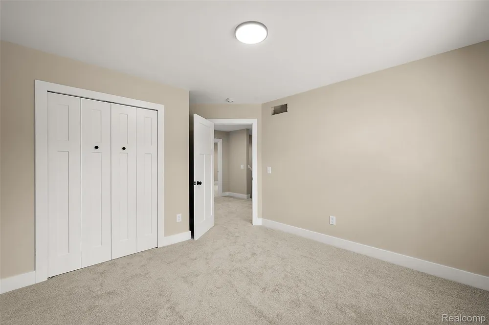 9355 Andersonville Road Springfield Charter Township, MI 48346