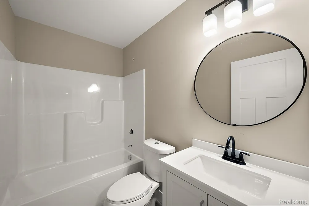 9355 Andersonville Road Springfield Charter Township, MI 48346