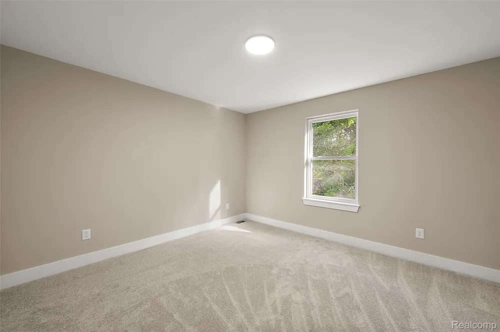 9355 Andersonville Road Springfield Charter Township, MI 48346