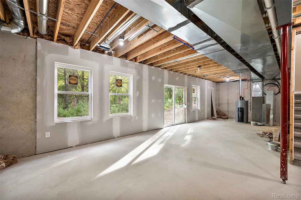 9355 Andersonville Road Springfield Charter Township, MI 48346