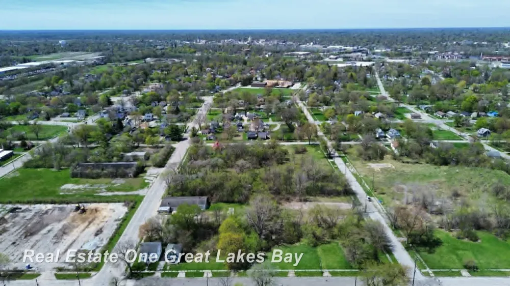 1317 S Park Avenue Saginaw City, MI 48601