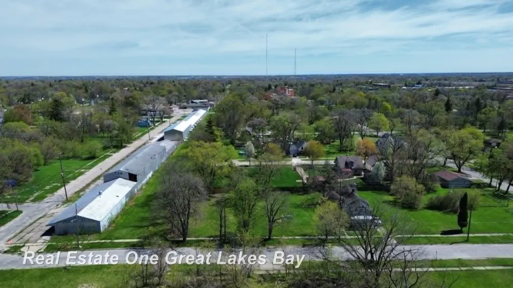 1317 S Park Avenue Saginaw City, MI 48601