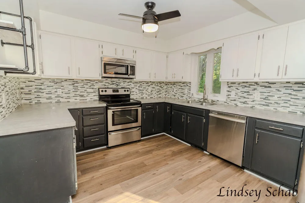 3243 Royal Oak Road Roosevelt Park City, MI 49441
