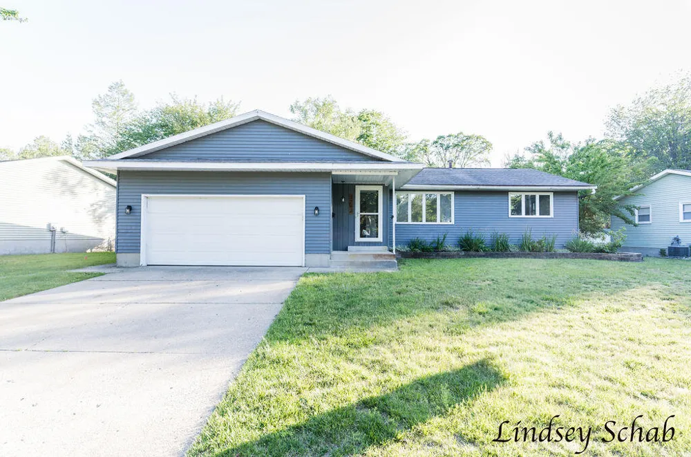 3243 Royal Oak Road Roosevelt Park City, MI 49441
