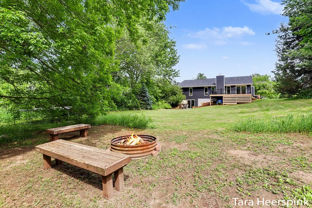 6237 Arroyo Vista Drive NE Cannon Township, MI 49341