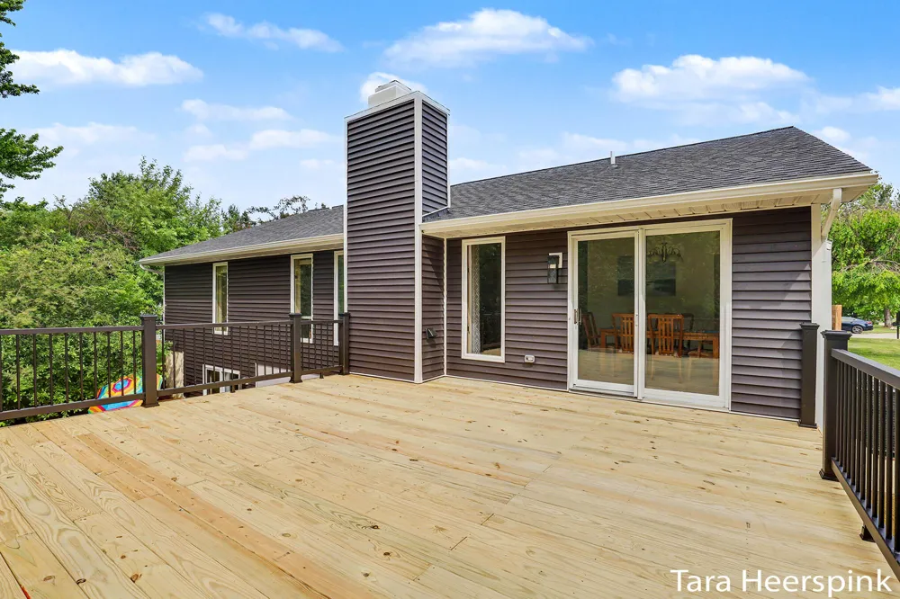 6237 Arroyo Vista Drive NE Cannon Township, MI 49341