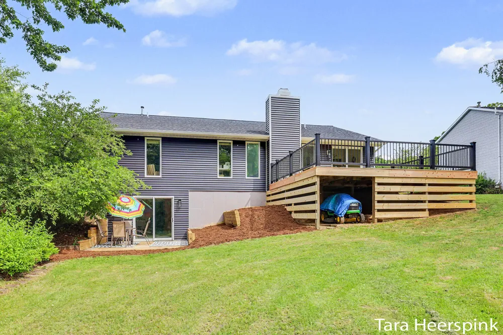 6237 Arroyo Vista Drive NE Cannon Township, MI 49341