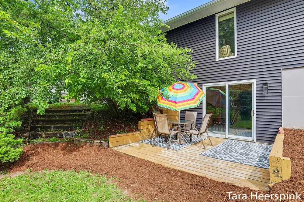 6237 Arroyo Vista Drive NE Cannon Township, MI 49341