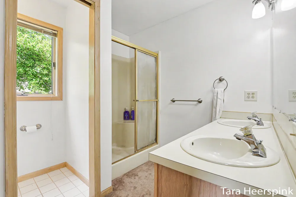 6237 Arroyo Vista Drive NE Cannon Township, MI 49341