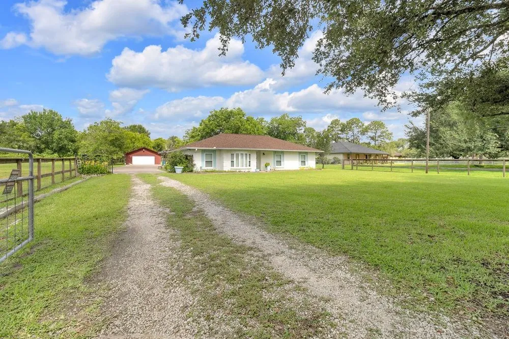 1624 Texas Avenue League City, TX 77573