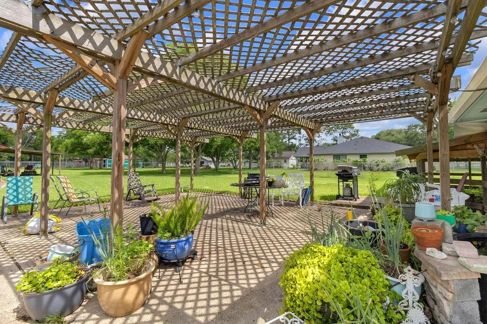 1624 Texas Avenue League City, TX 77573