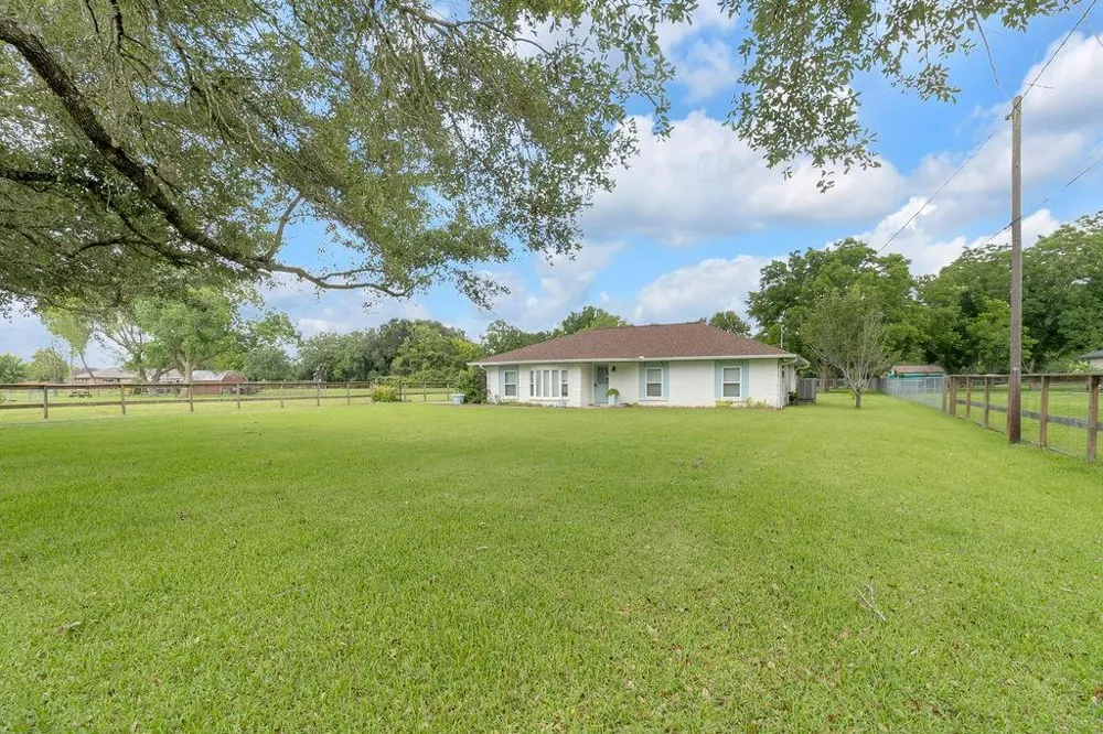 1624 Texas Avenue League City, TX 77573